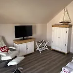 Di - Mit Sauna Mucheln